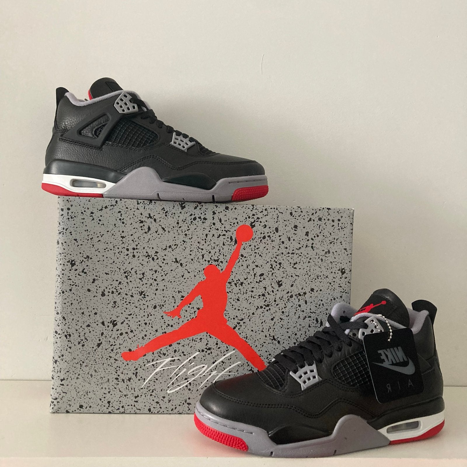 Jordan 4 Bred - Maat 42, Kleding | Heren, Schoenen, Ophalen of Verzenden, Zo goed als nieuw, Zwart, Sneakers of Gympen