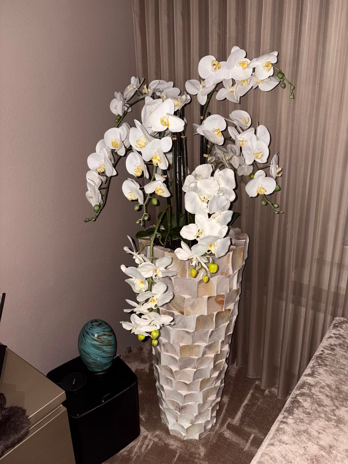 Luxe Schelpen Vloervaas 90cm met Orchideeën - Erik Kuster St, Ophalen, Beige, Natuurlijk materiaal, Inclusief decoratie