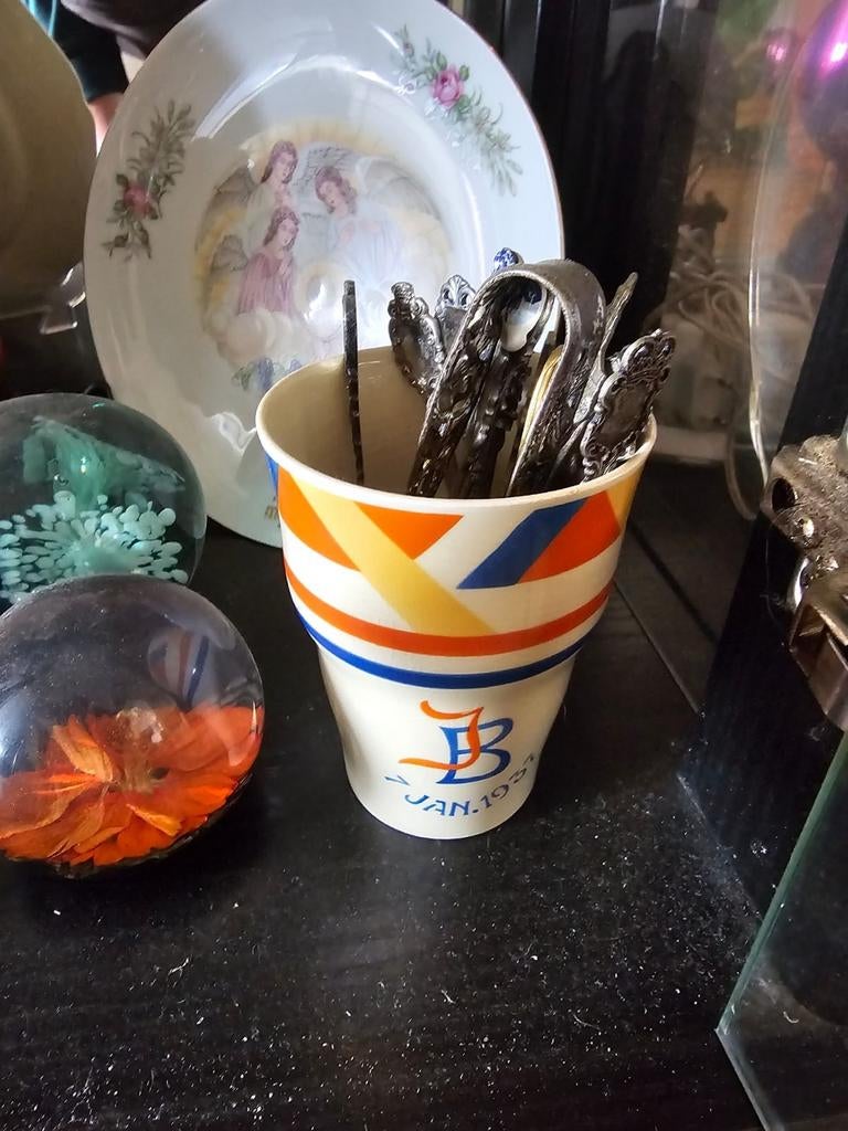 Vintage porseleinen borden en beker, Antiek en Kunst, Ophalen of Verzenden