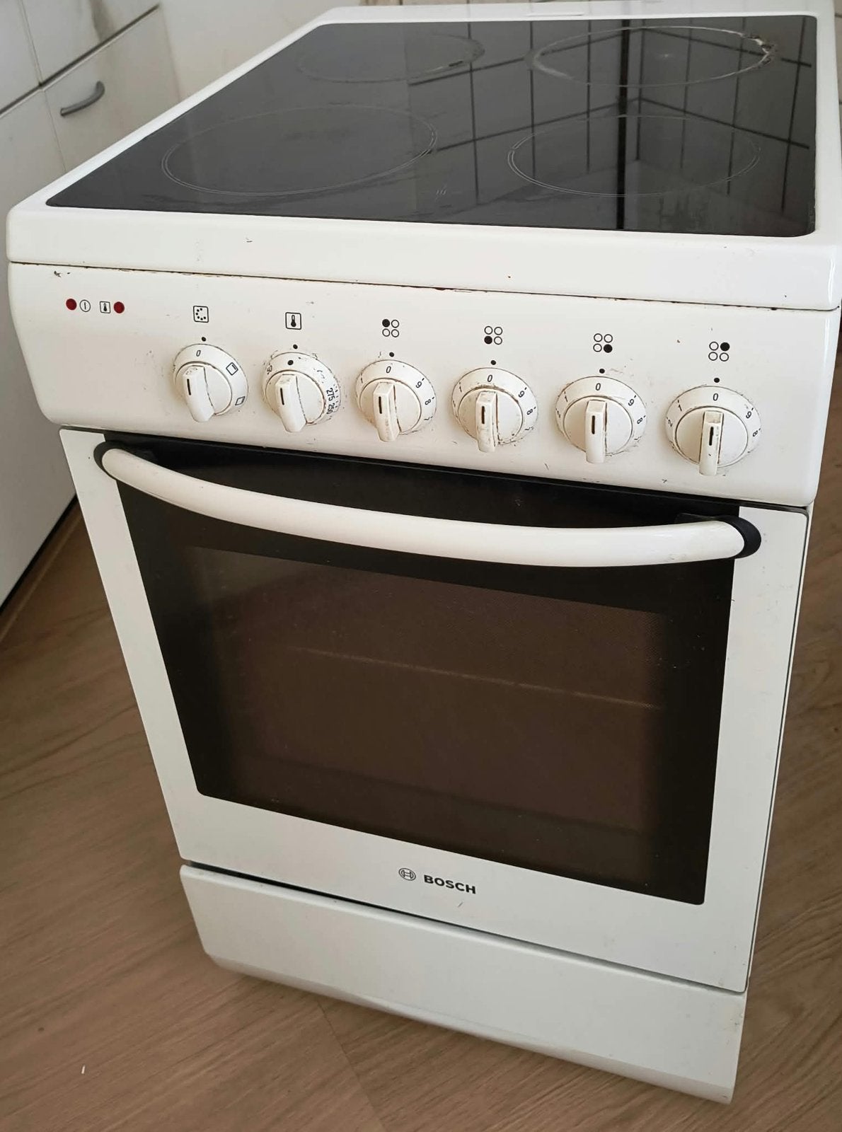 Bosch HSS 122020 elektrisch fornuis met oven, Witgoed en Apparatuur, Ophalen, Gebruikt, 4 kookzones, Vrijstaand