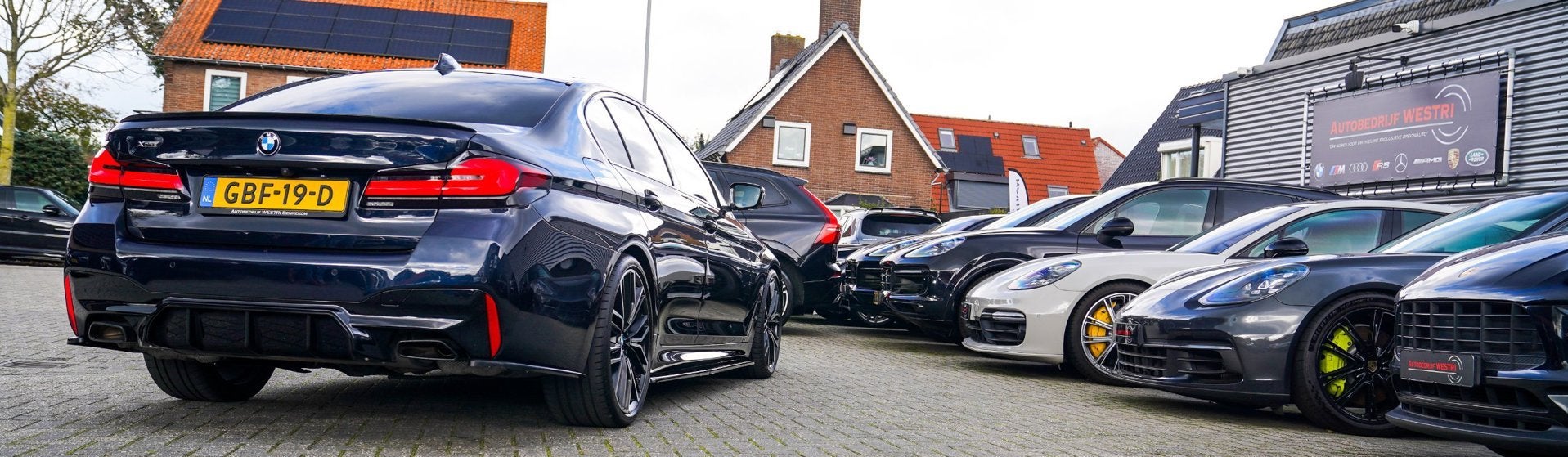 BMW 5-serie 545e xDrive High Executive | Head Up Display | M, Auto's, Gebruikt, 2000 kg, Zwart, Bedrijf