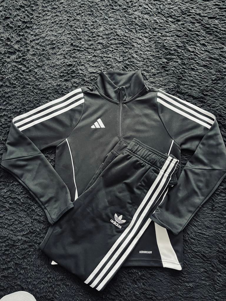 Adidas Kinder Trainingspak Maat 152 (11-12 jaar), Ophalen of Verzenden, Gebruikt, Jongen of Meisje, Setje