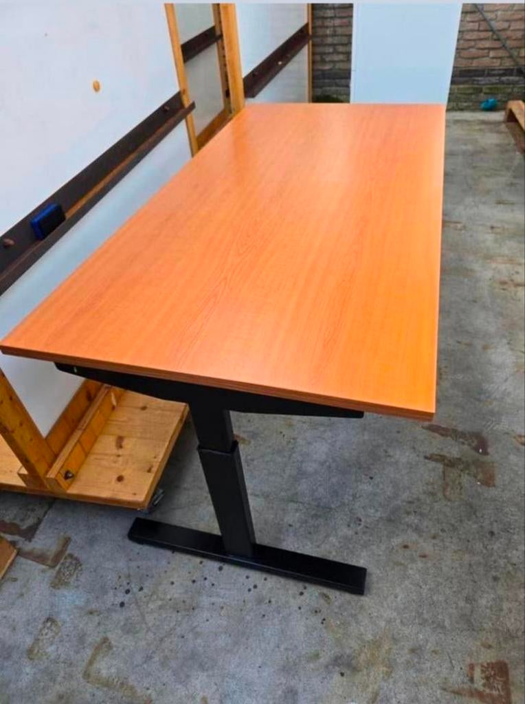 Bureau tafels 80x160 in hoogte verstelbaar., Huis en Inrichting, Bureaus, Ophalen of Verzenden