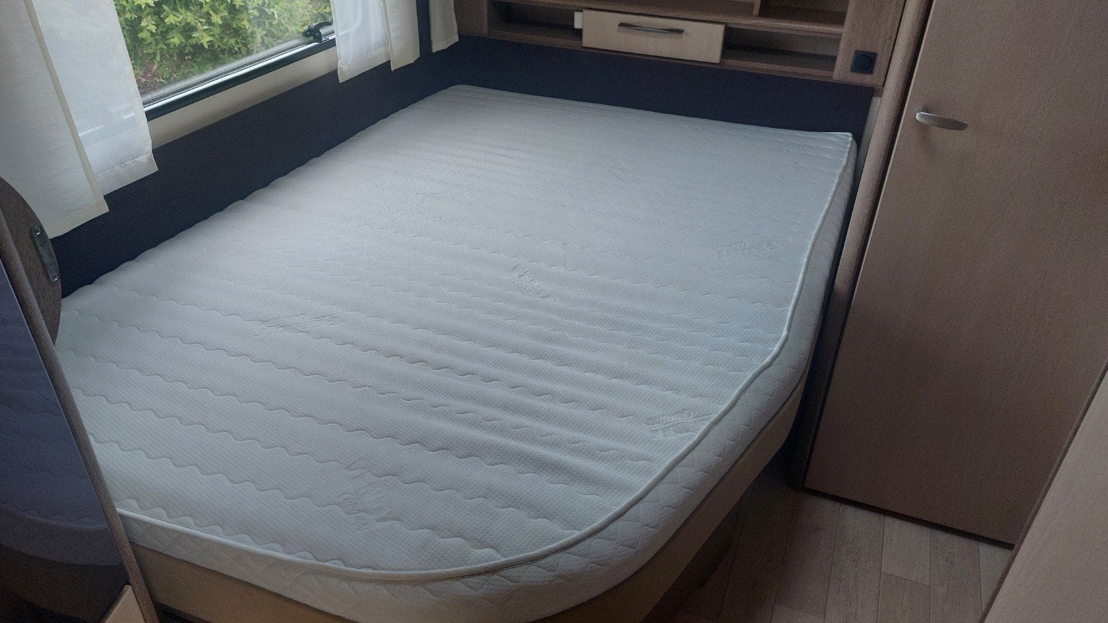 Fendt Caravan matras met topper, Ophalen, Zo goed als nieuw