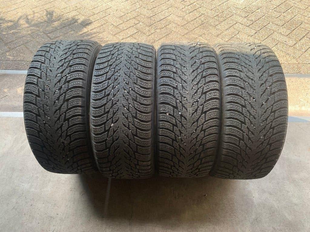 4X NOKIAN HAKKAPELIITTA R3 BANDEN 235 35 R20 92T 6MM, Gebruikt, NOKIAN, 235 mm, Band(en)