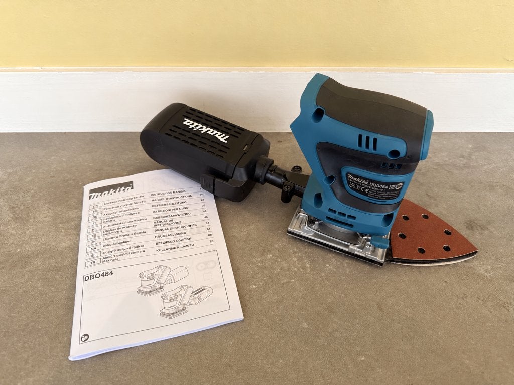 NIEUW - Makita DBO484 18V accu vlakschuurmachine, Doe-het-zelf en Verbouw, Ophalen, Nieuw, Minder dan 600 watt, Vlakschuurmachine