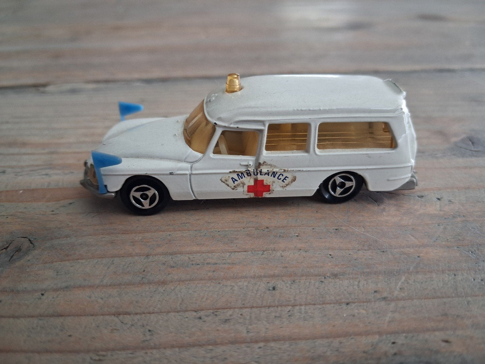 Majorette Citroen DS 21 Ambulance, Ophalen of Verzenden, Auto, Majorette