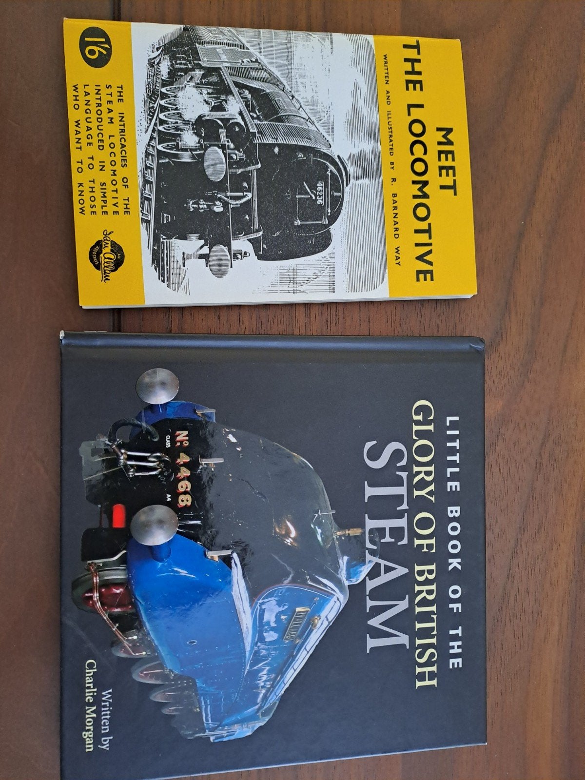 2 kleine boekjes over stoomlocomotieven, Boeken, Techniek, Ophalen of Verzenden, Gelezen, Overige onderwerpen, R. Barnard Way, Charlie Morgan