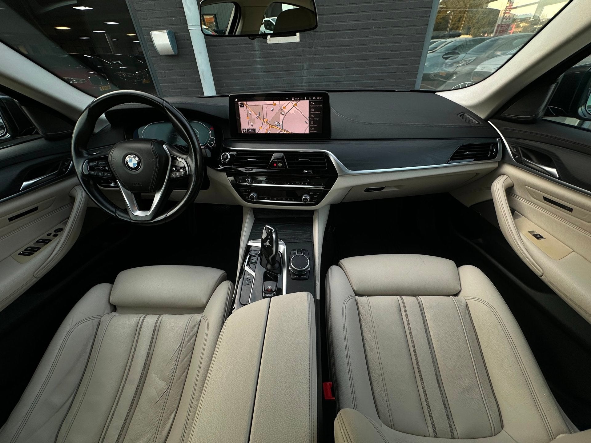 BMW 5-serie 530e Business Edition Plus/2E EIG/LEDER/CARPLAY/, Auto's, 1998 cc, Achterwielaandrijving, Gebruikt, Euro 6