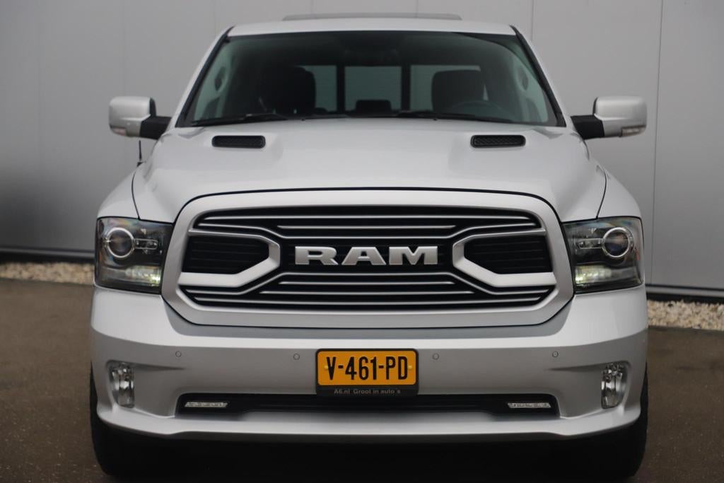 Dodge Ram 1500 5.7 V8 4x4 Quad Cab 6'4 Laramie Silver / Blac, Auto's, Automaat, Gebruikt, 5654 cc, Met garantie (alle)