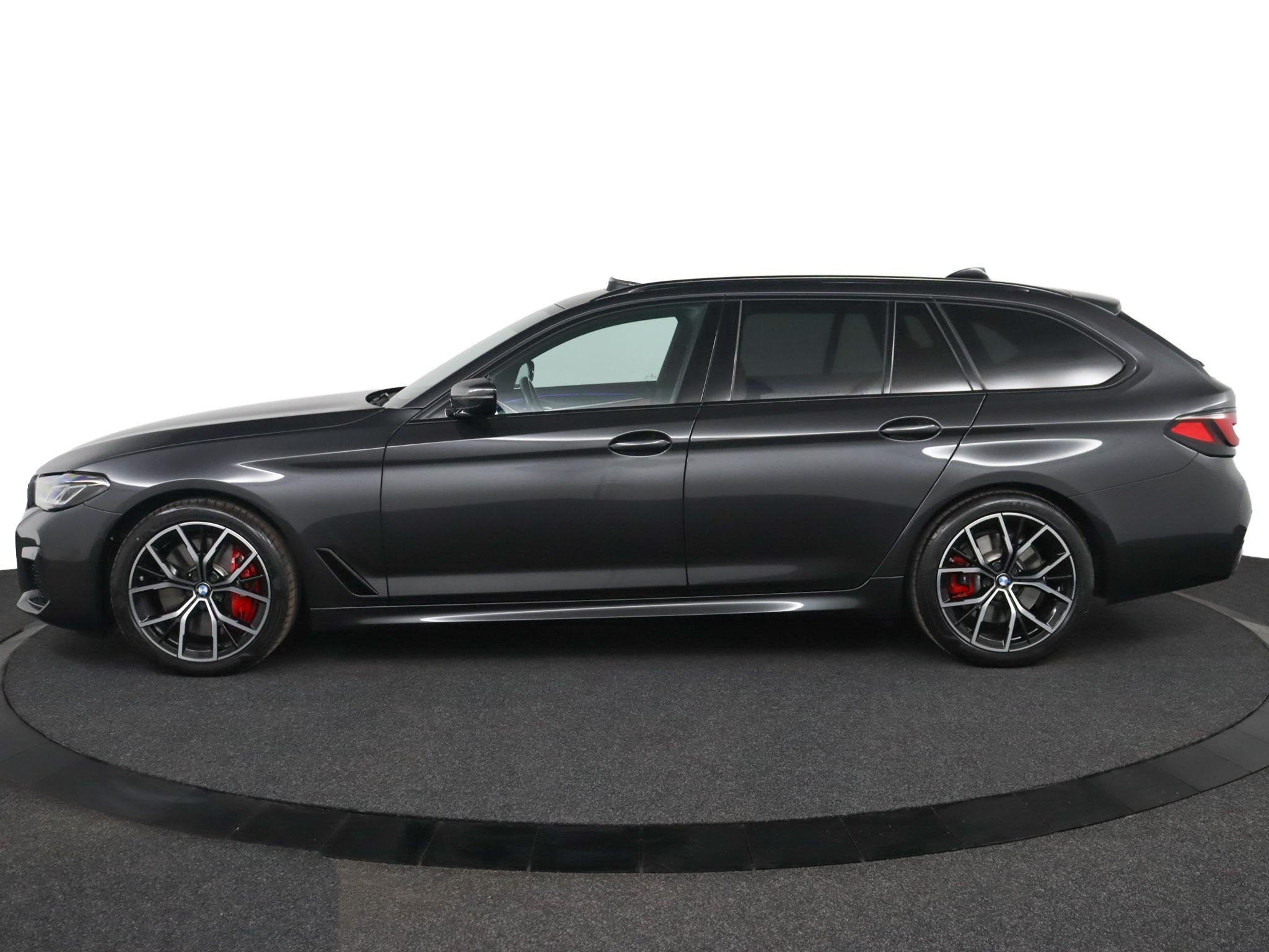 BMW 5-serie Touring 540i xDrive Business Edition Plus | M-Sp, Auto's, BMW, Stof, Gebruikt, Euro 6, Vierwielaandrijving