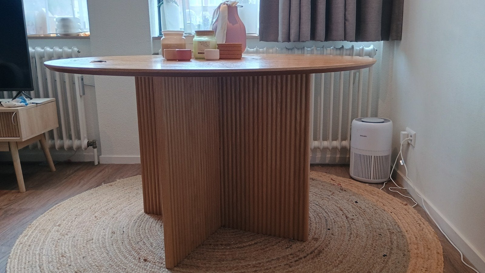 Prachtige ronde eikenhouten tafel van JYSK, Ophalen, Scandinavisch, Zo goed als nieuw, Eikenhout