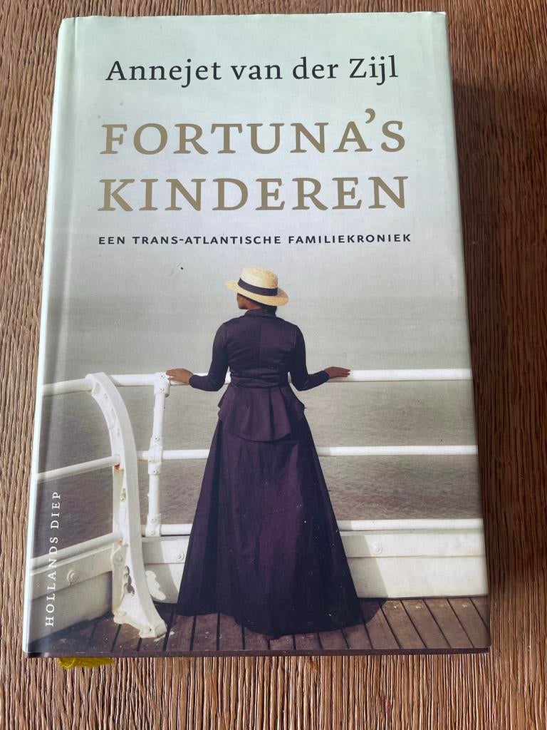 Fortuna's Kinderen - Annejet van der Zijl, Boeken, Ophalen of Verzenden, Gelezen, Overige