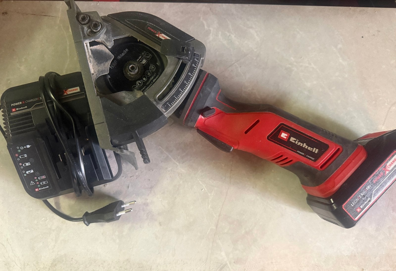 Einhell Accu Cirkelzaag met Oplader - Zo goed als nieuw, Minder dan 30 mm, Cirkelzaag, Ophalen of Verzenden, Zo goed als nieuw