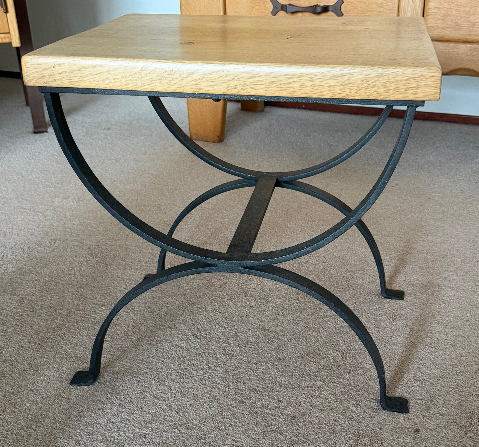 Bijzettafel van eikenhout en smeedijzer, Ophalen, Minder dan 45 cm, Minder dan 55 cm, Gebruikt