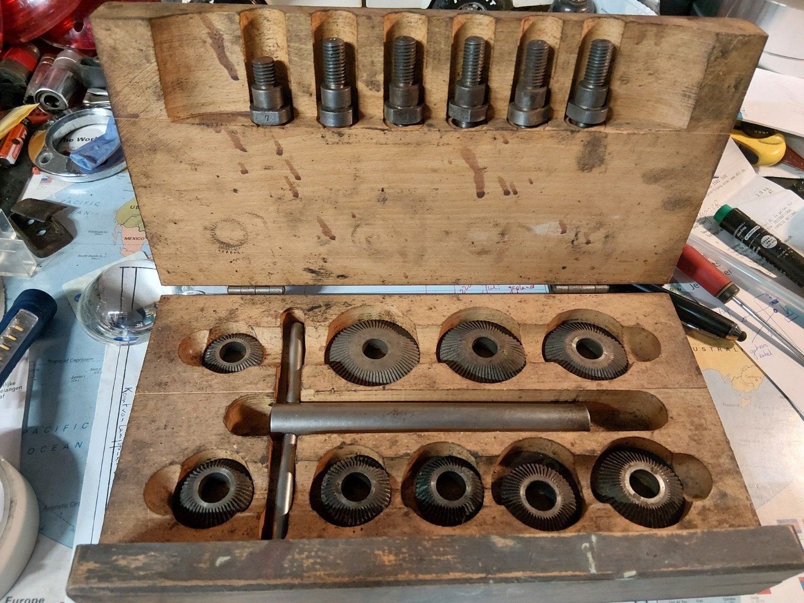 Vintage klepzitting frees oldtimers 2 Sets, Ophalen of Verzenden