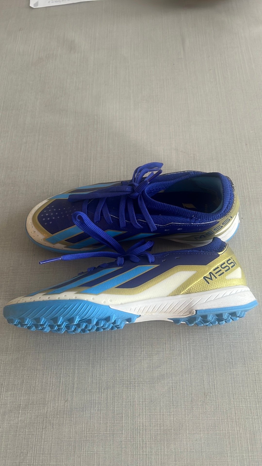 Messi kunstgras schoenen maat 35,5 als nieuw!, Ophalen of Verzenden, Zo goed als nieuw, Overige typen, Overige merken