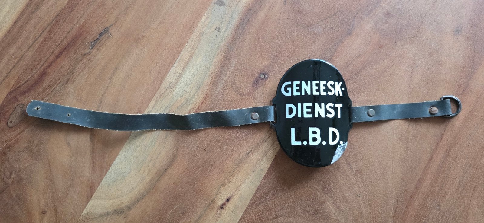 WW2 L.B.D. Luchtbeschermingsdienst arm schild, Verzenden, Overige soorten, Nederland, Embleem of Badge