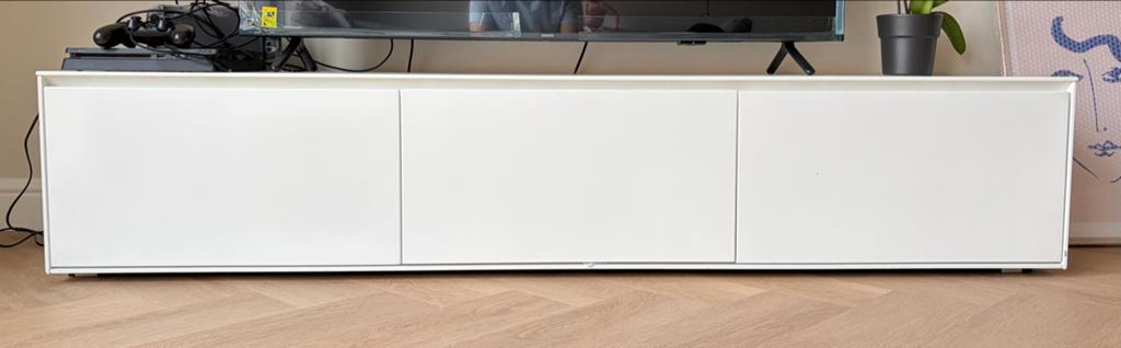 Goossens Vision Mat-wit TV meubel - 180x45x35 cm, Huis en Inrichting, Kasten | Televisiemeubels, Gebruikt, Minder dan 100 cm, 150 tot 200 cm
