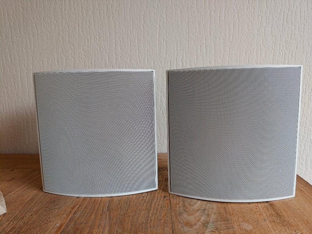 Linn Unik Classik speakers (Verzenden mogelijk), Basreflex, Zo goed als nieuw, 60 tot 120 watt, Surroundset