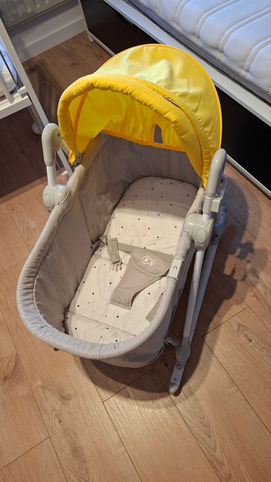 Kinderkraft 5-in-1 Wieg/Reisbedje met Schommelfunctie, Kinderen en Baby's, Ophalen, Zo goed als nieuw, Wieg
