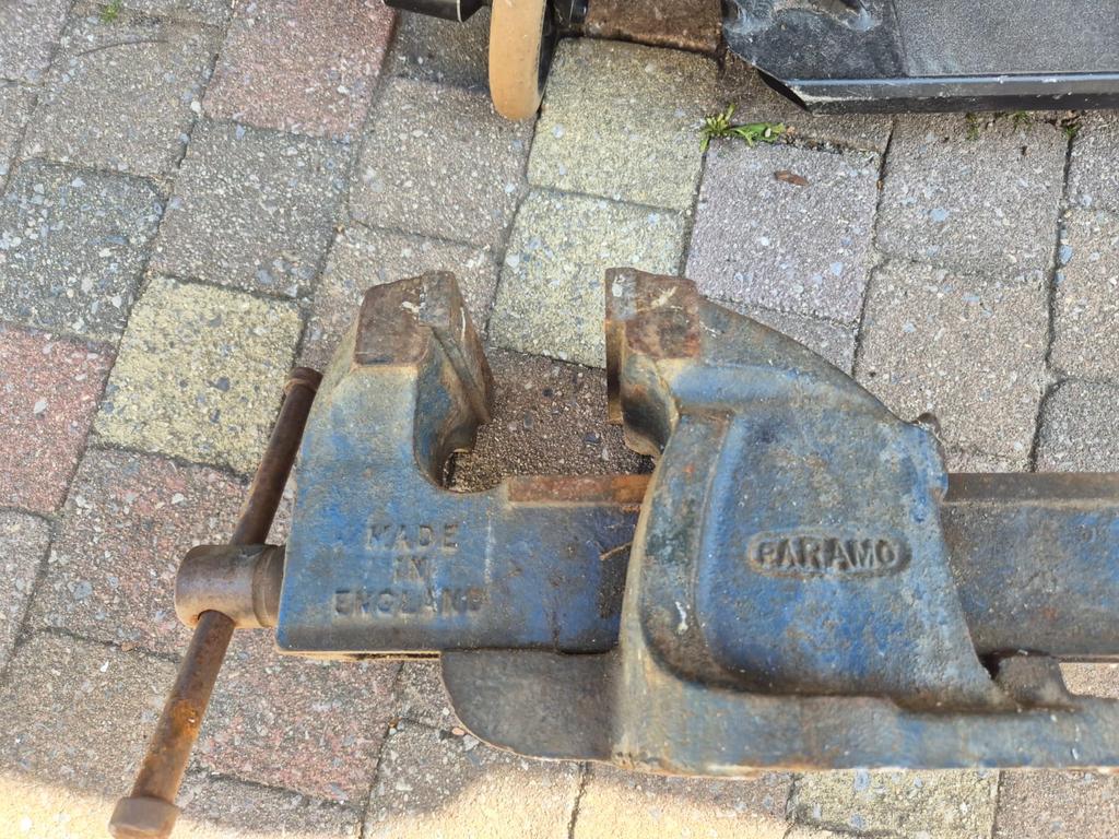 Zware Paramo bankschroef - Made in England, Doe-het-zelf en Verbouw, Gereedschap | Handgereedschap, Ophalen of Verzenden, Gebruikt