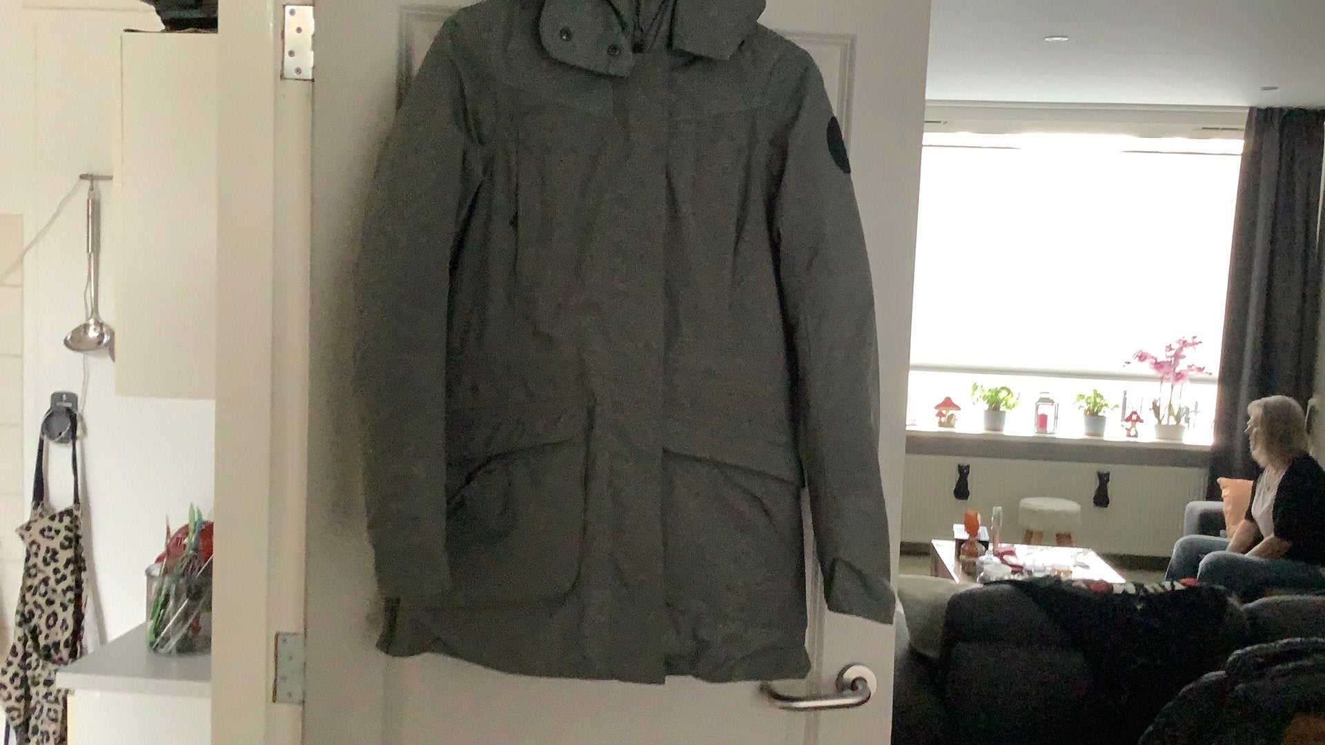 Zeer nette winterjas dames, Kleding | Dames, Ophalen, Zo goed als nieuw, Maat 38/40 (M), Zwart