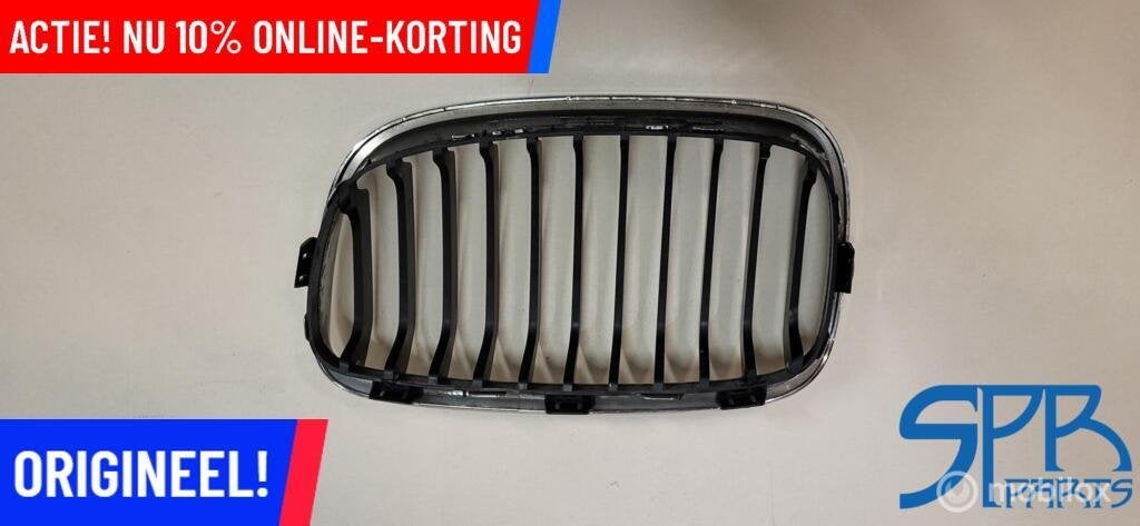 Grille BMW 1 SERIE F20 F21 GRILL NIER RECHTS 51137239022 ORG, Auto-onderdelen, Gebruikt, Ophalen of Verzenden, BMW, BMW
