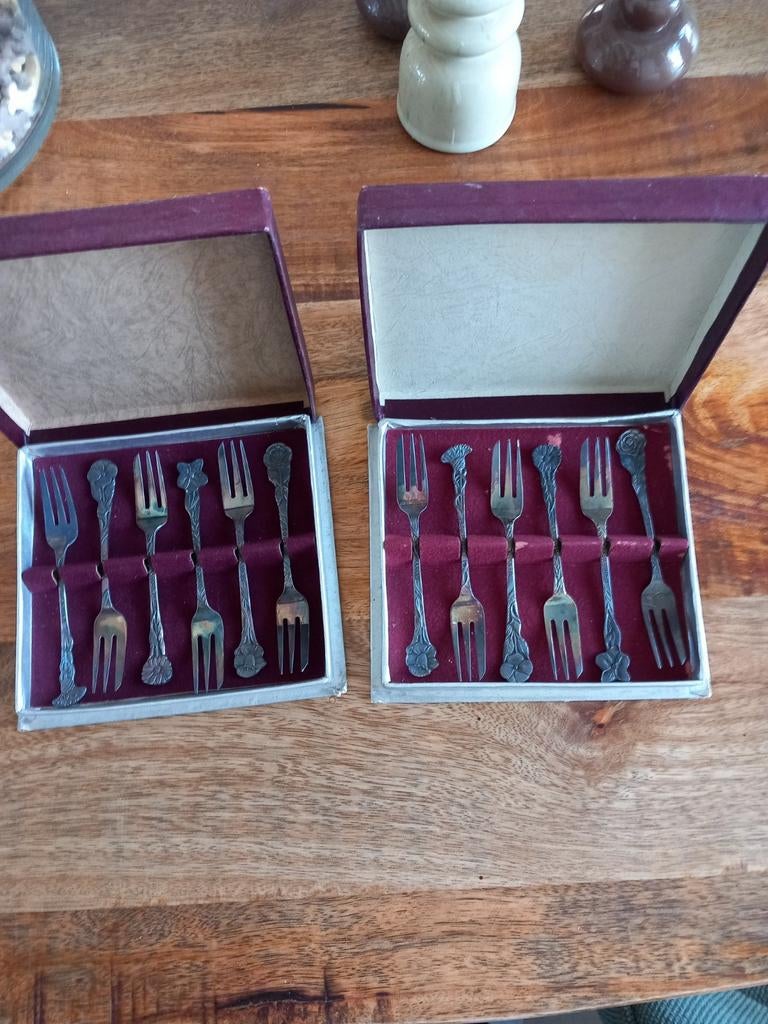 2 doosjes met gebaksvorkjes  90 arti kroontje, Ophalen of Verzenden