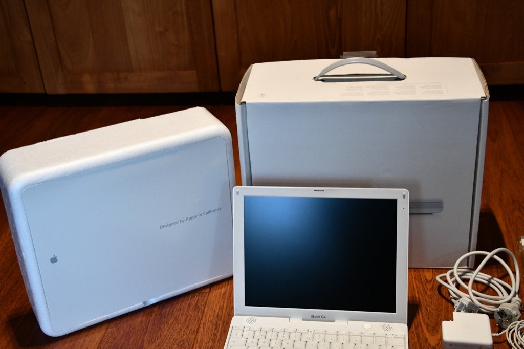 Vintage Apple iBook G4 12 Inch A1133 2005 OS X Boxed, Ophalen, Apple