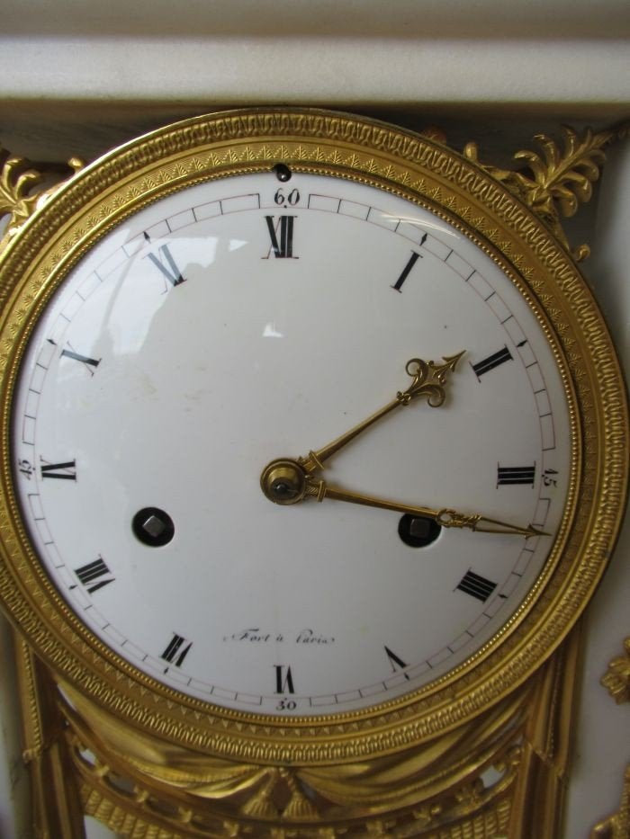 Oer 10953 antieke 18e eeuwse wit marmeren Directoire pendule, Ophalen