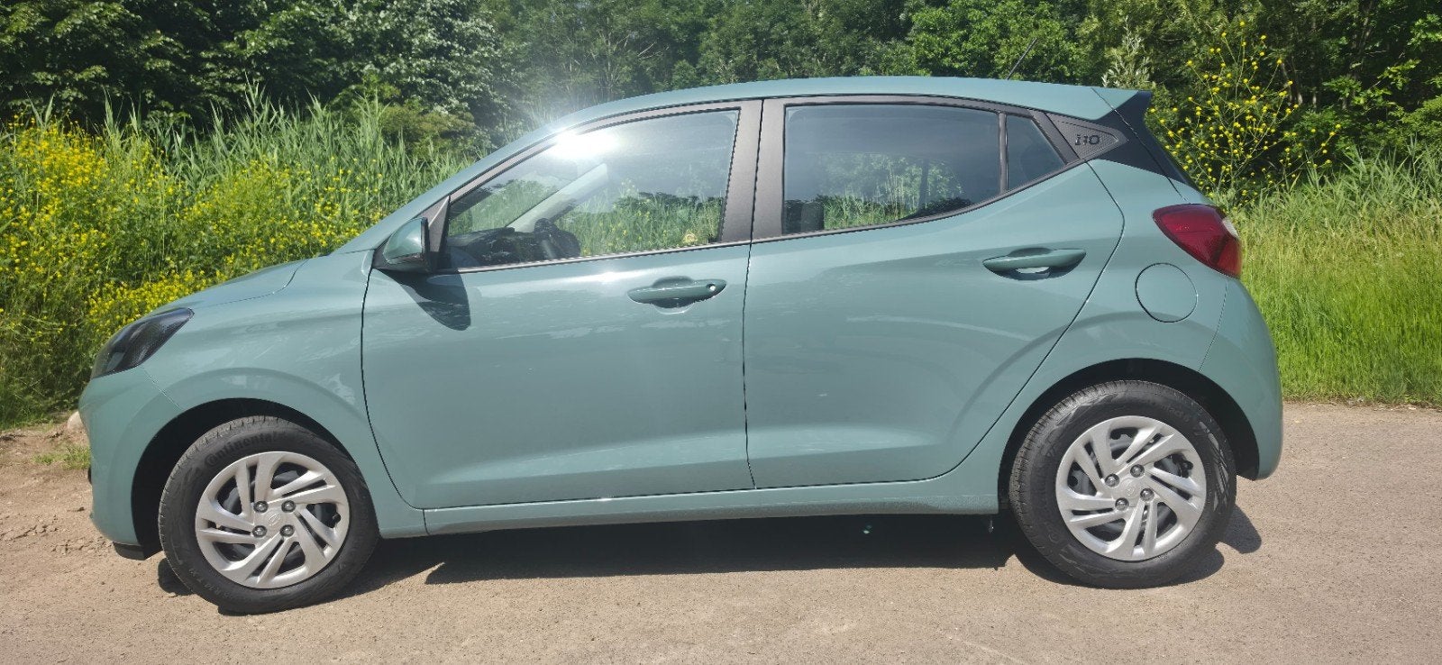 NIEUW Hyundai i10 1.0i 67pk 2024 Groen slechts 80 km!!!, Auto's, Voorwielaandrijving, Stof, Zwart, Origineel Nederlands