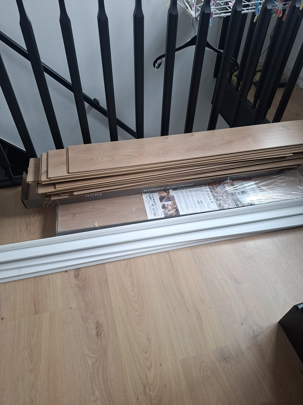 GRATIS Laminaat vloer 55 a 60 m2, Ophalen, 50 tot 150 cm, Zo goed als nieuw, 10 m² of meer