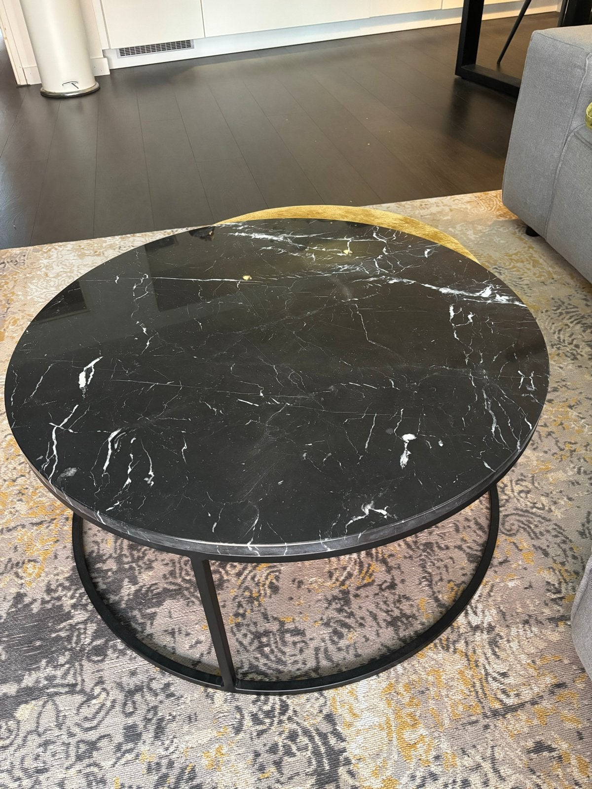 Salontafel (Goossens) zwart marmer 80x80x35 cm, Ophalen, Gebruikt, Rond, 75 cm of meer