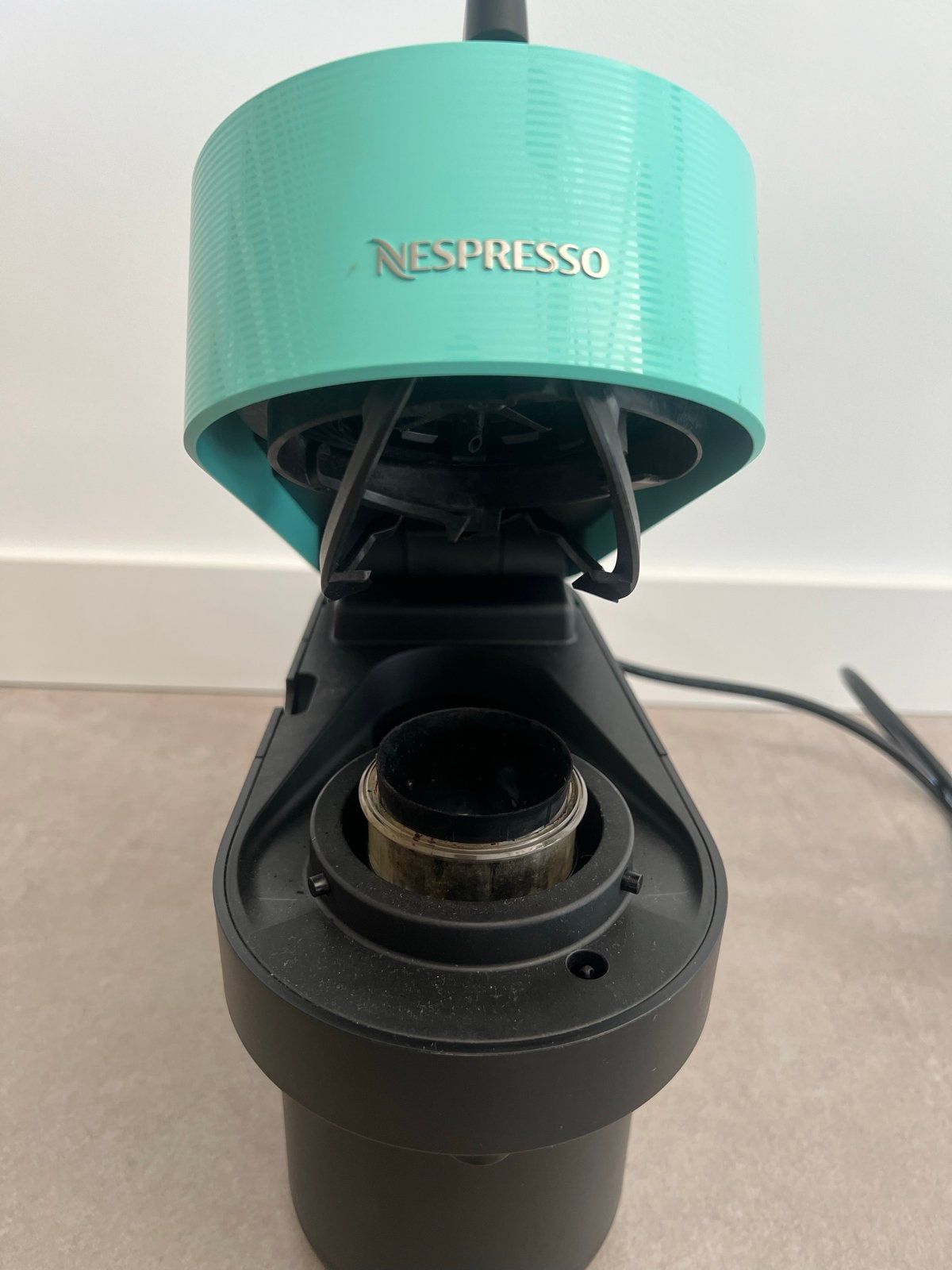 Nespresso Vertuo Pop Koffiemachine, Koffiemachine, Ophalen of Verzenden, Zo goed als nieuw, 1 kopje