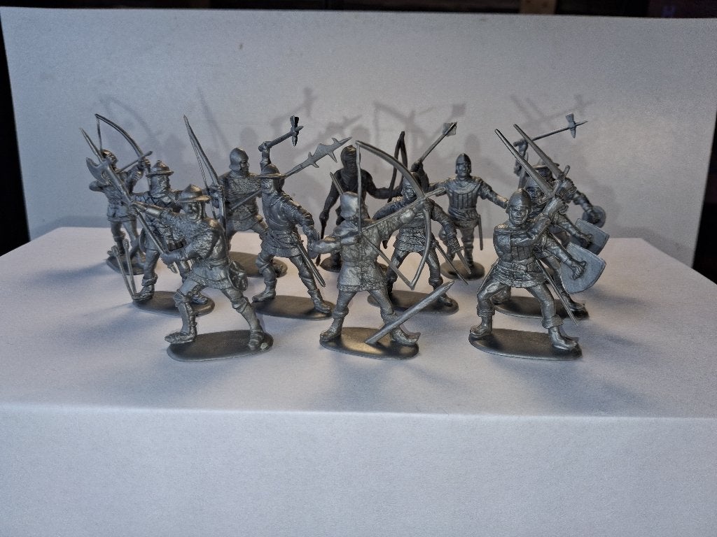 Accurate Medieval Knights, Verzenden, Gebruikt, Groter dan 1:35