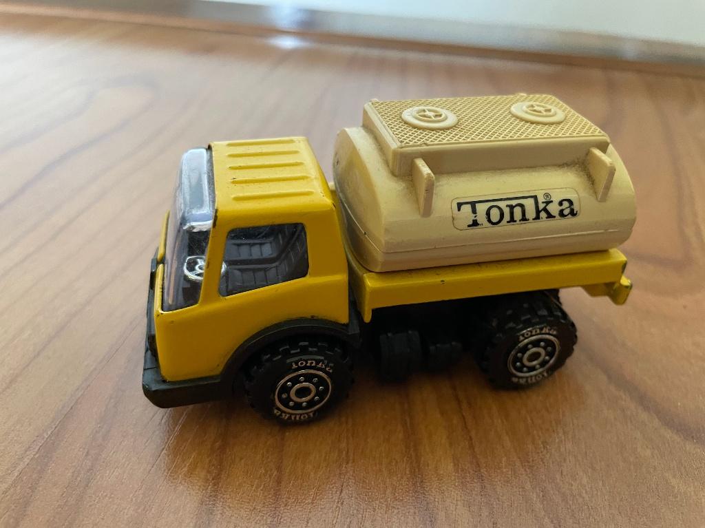 Twee Tonka vrachtauto's vintage, Ophalen, Gebruikt