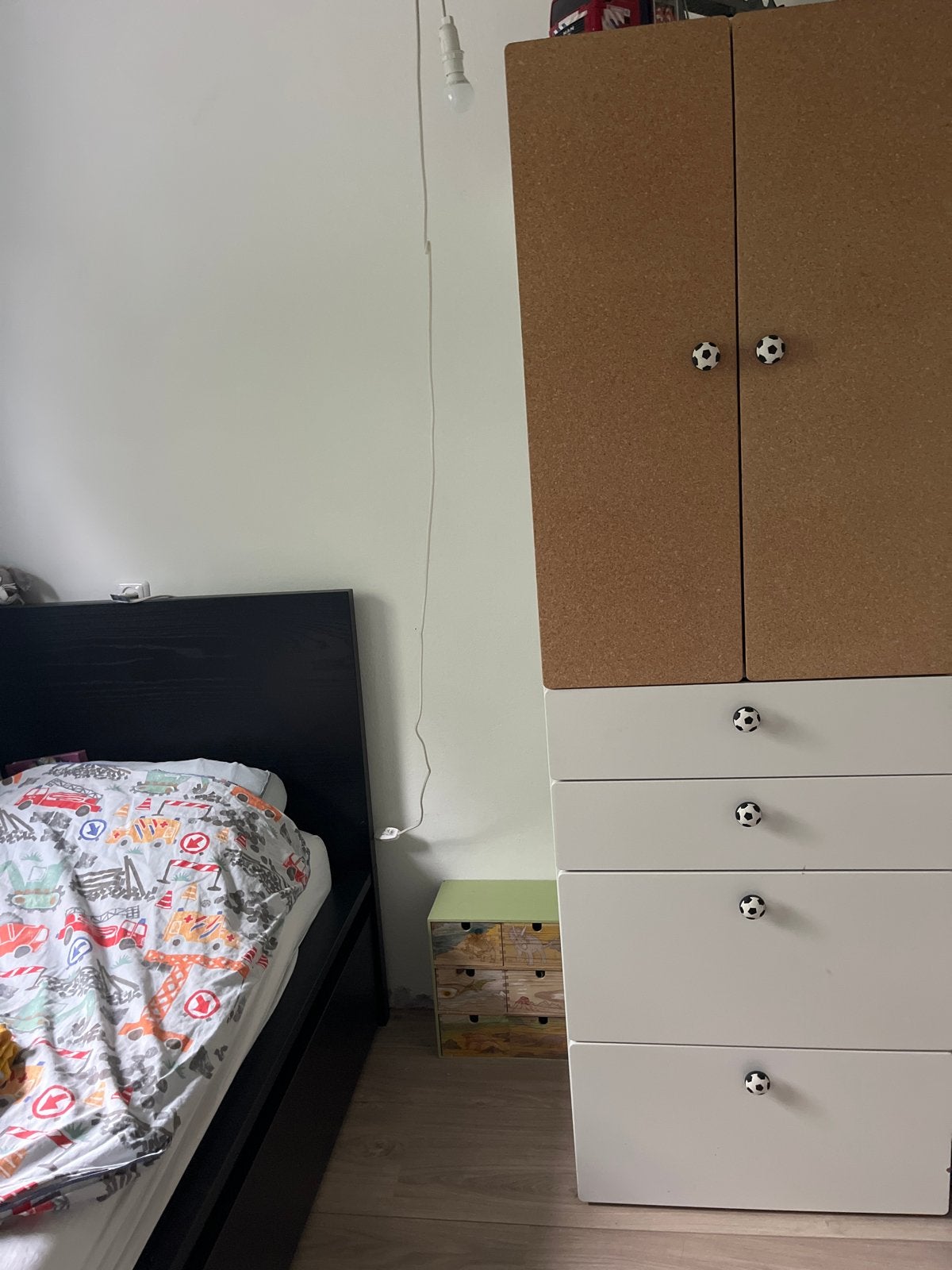 Kledingkast met lades en kurkdeuren, Ophalen, Gebruikt, 50 tot 100 cm, Met lade(s)