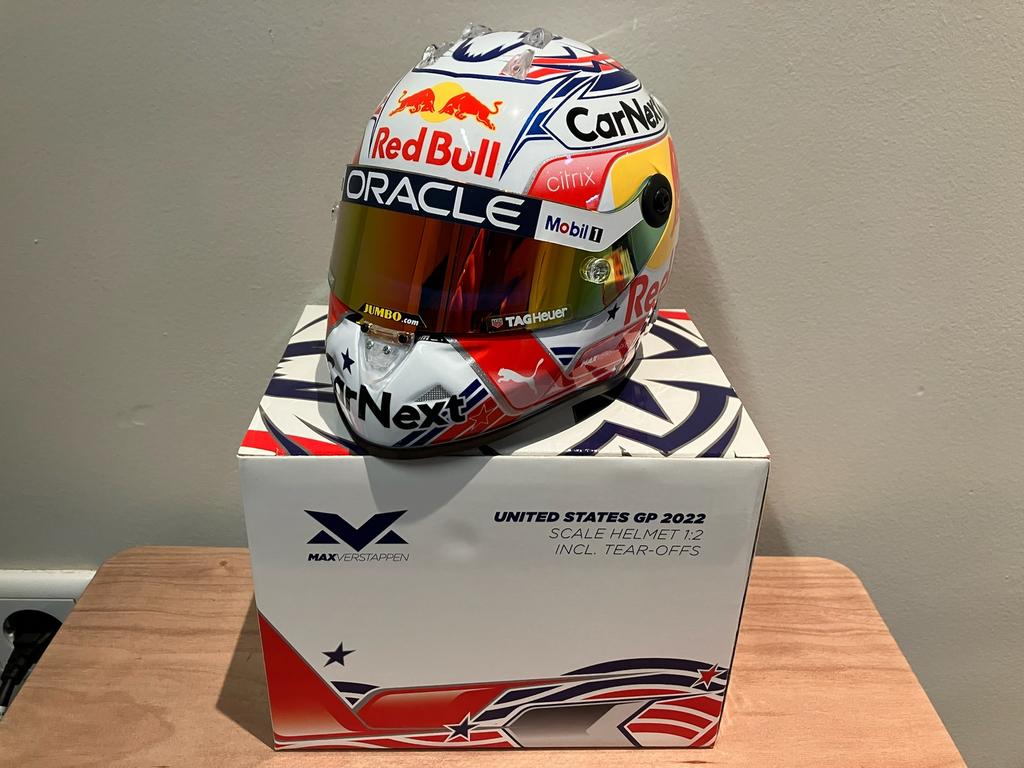 Max verstappen helm 1:2 usa 2022, Verzamelen, Automerken, Motoren en Formule 1, Ophalen of Verzenden, Zo goed als nieuw, Formule 1