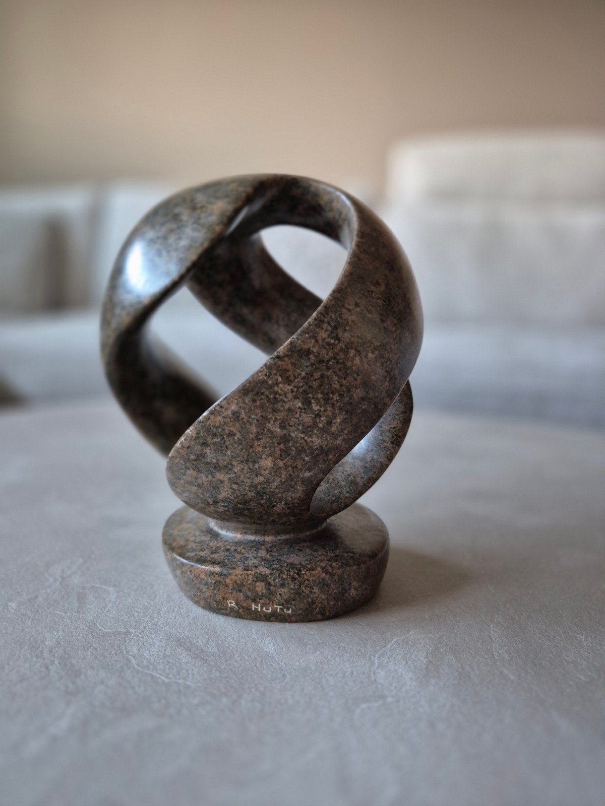 Natuurstenen beeld sculptuur de wereld handgemaakt

Prachtig, Ophalen of Verzenden