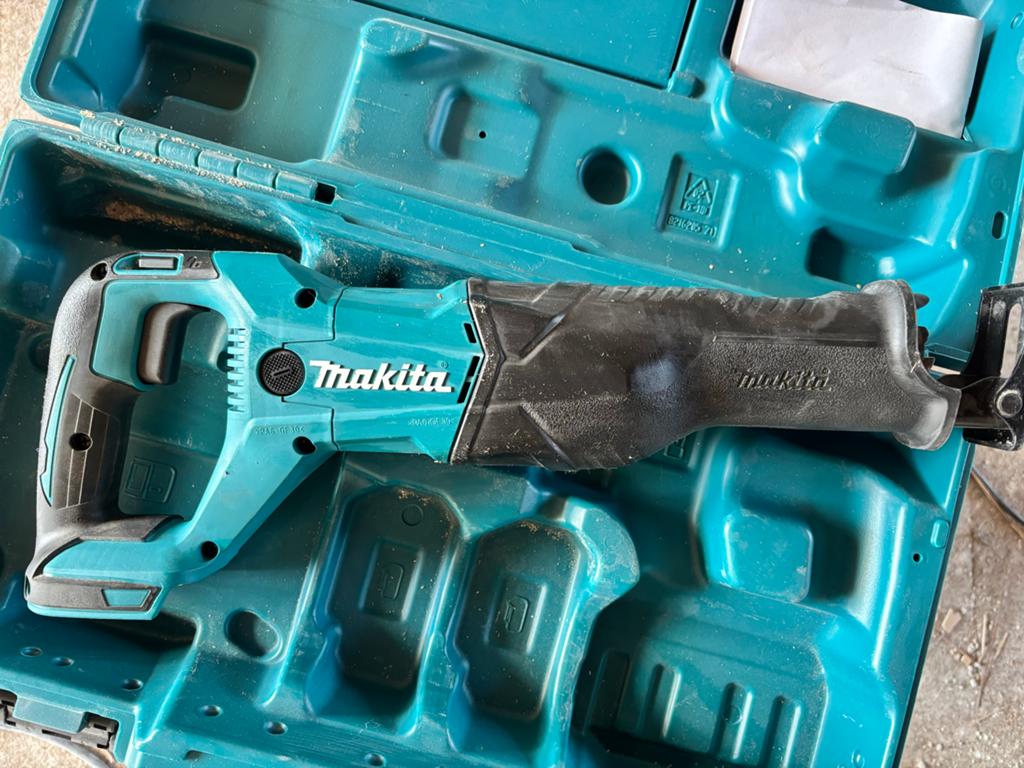 Makita DJR186 Reciprozaag - Zo goed als nieuw in koffer, Ophalen, Zo goed als nieuw