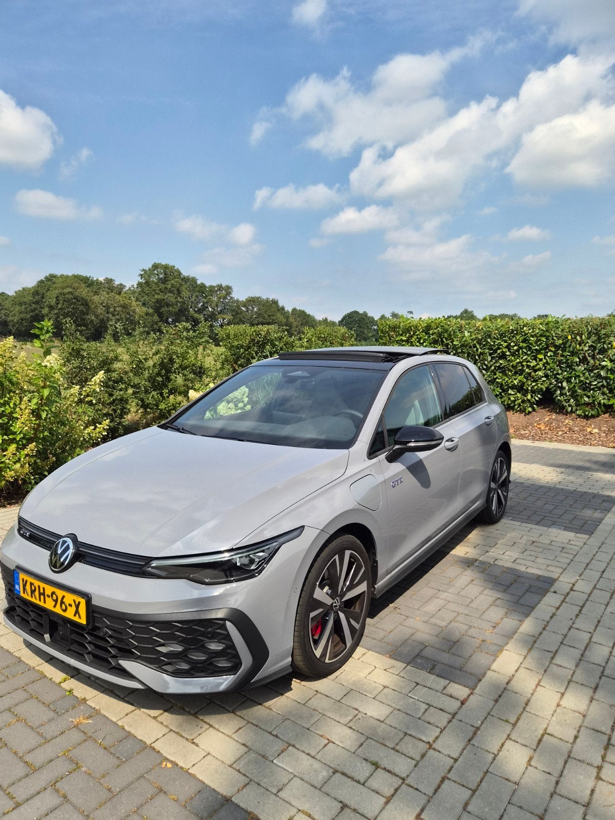 Volkswagen Golf GTE 272pk Dsg-6 2026 Grijs, 1800km, Bomvol!, 77 km/l, 1498 cc, 4 cilinders, Plug-in hybride