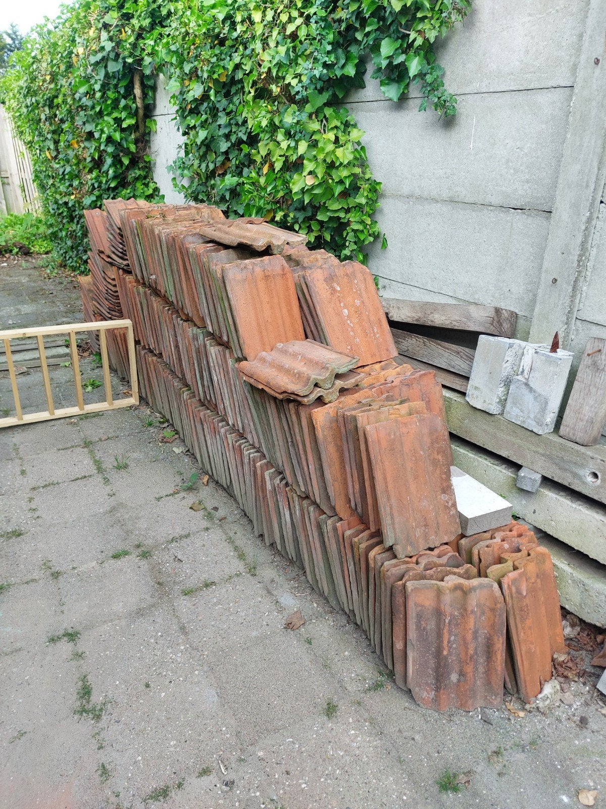 Dakpannen friese golfjes, Doe-het-zelf en Verbouw, Dakpannen en Dakbedekking, Ophalen, Steen of Klei, Blauw, 15 m² of meer