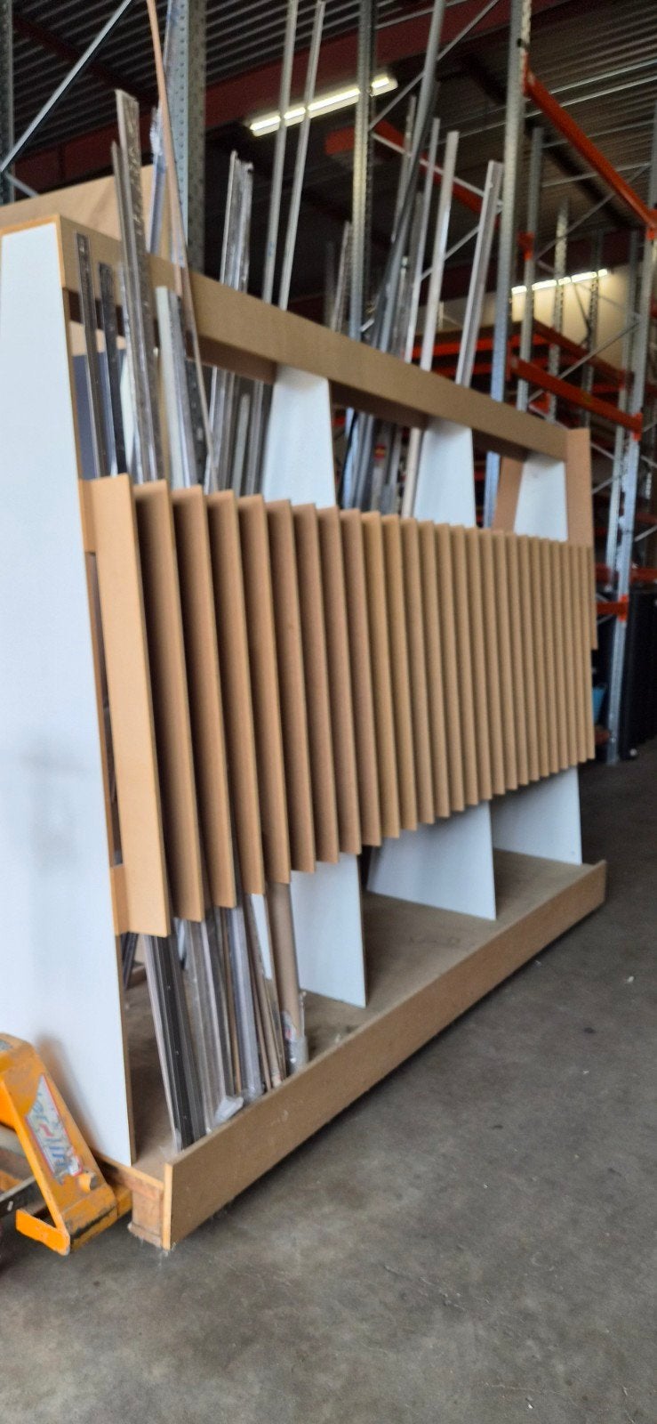 Plinten- en profielen stelling dubbelzijdig met restanten, Ophalen, Overige materialen, Gebruikt, 250 cm of meer