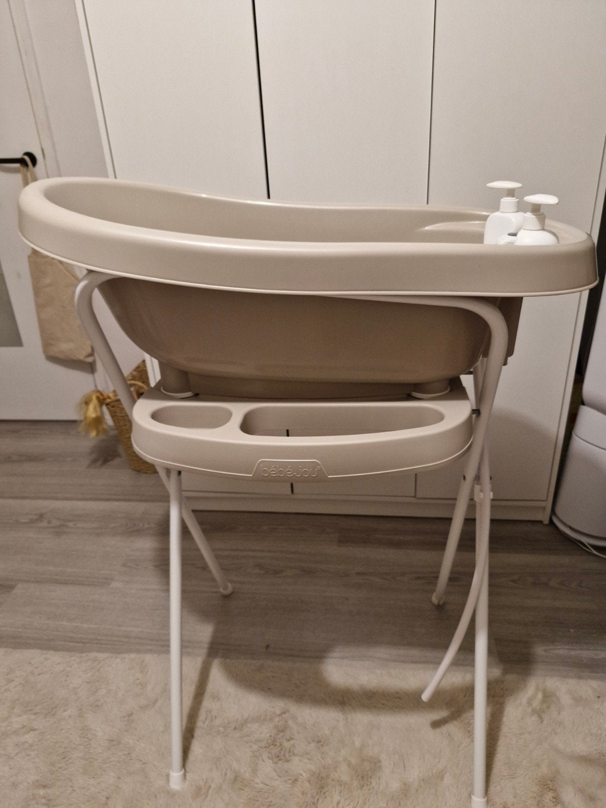 Bébé-jou babybadje met standaard, Kinderen en Baby's, Ophalen, Zo goed als nieuw, Badje, Bébé-jou