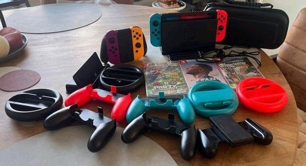 Nintendo Switch met 3 games en veel accessoires, Ophalen, Met games, Zo goed als nieuw, Switch Original