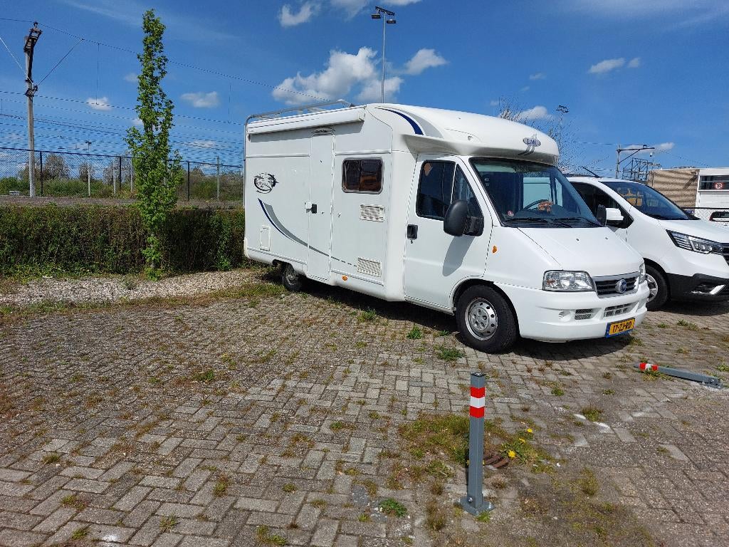 zeer nette camper lmc liberty 582 ti, Caravans en Kamperen, Campers, Ringverwarming, Fiat, Particulier, 5 tot 6 meter