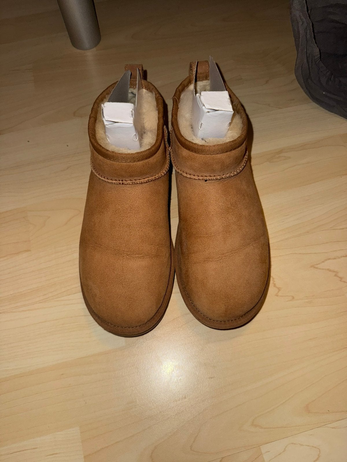 Uggs classic ultra mini chesnut, Kleding | Dames, Schoenen, Ophalen, Zo goed als nieuw, Bruin
