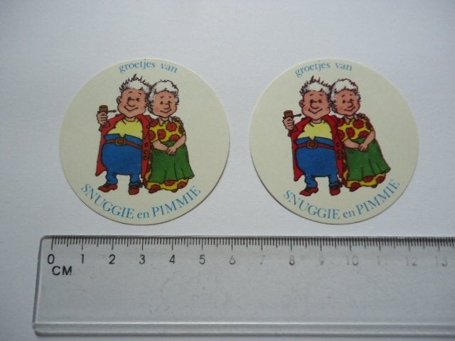 sticker oud Snuggie en Pimmie groetjes strip retro 2x, Verzenden, Zo goed als nieuw, Bedrijf of Vereniging