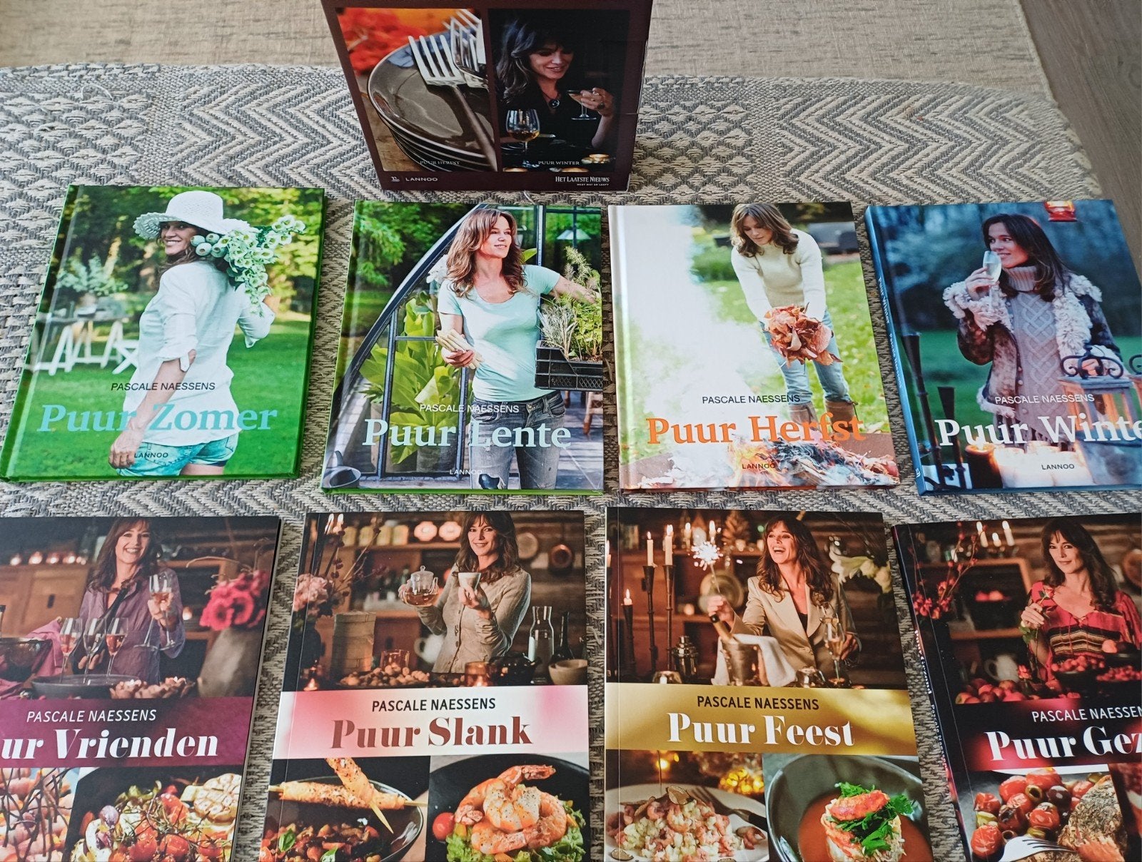 8 x Pascale Naessens .4 seizoenen en 4x Puur., Boeken, Kookboeken, Ophalen of Verzenden, Zo goed als nieuw, Nederland en België